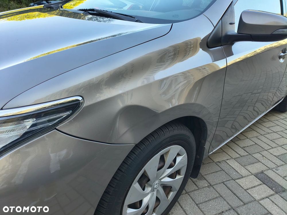 Toyota Auris 1.6 Premium Comfort - 7