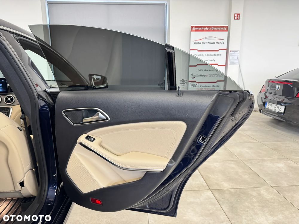 Mercedes-Benz CLA 250 7G-DCT UrbanStyle Edition - 25