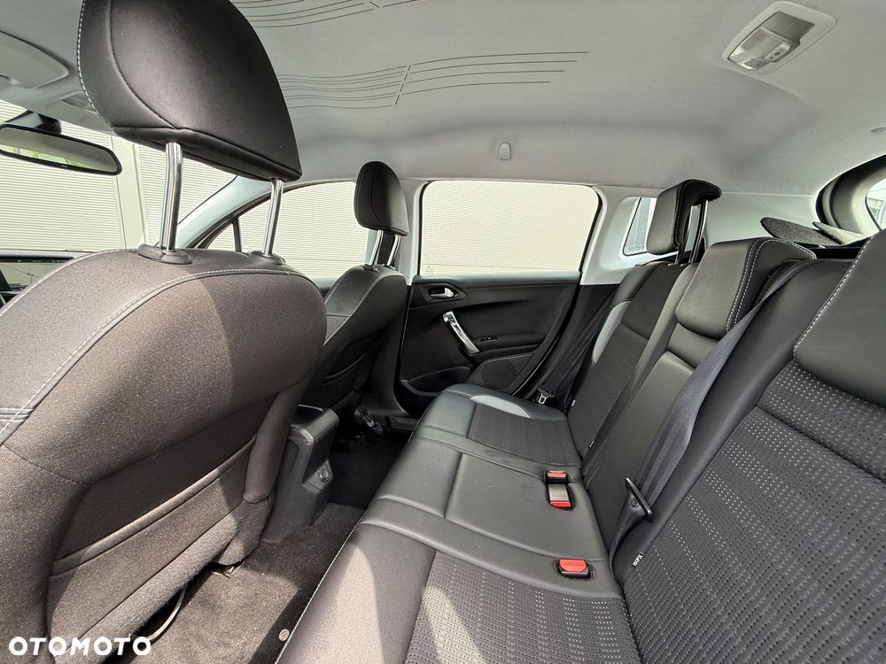 Peugeot 2008 PureTech 110 Stop&Start Allure - 19