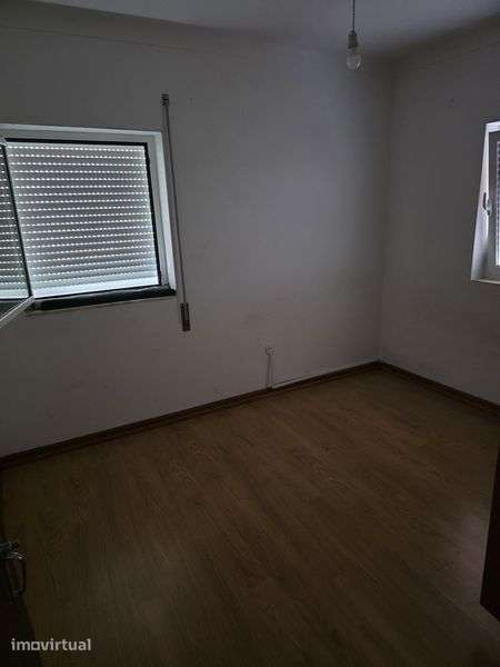 Apartamento T5 Remodelado Zona Industrial de Oliveira de Frades - Grande imagem: 5/9