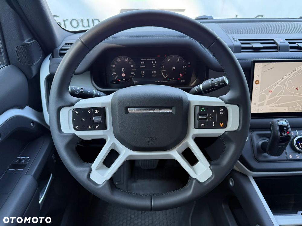 Land Rover Defender 3.0 D250 mHEV S - 11