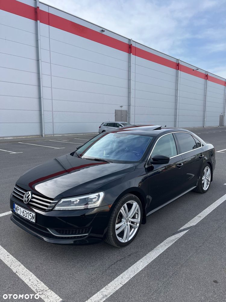 Volkswagen Passat - 1