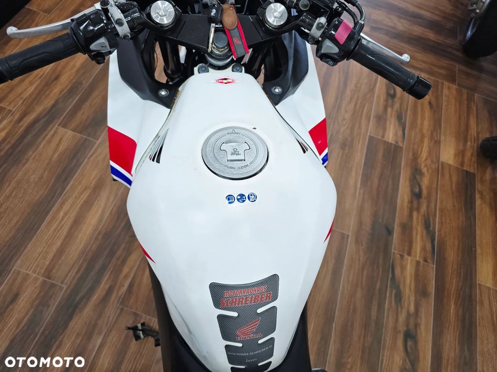 Honda CBR - 17