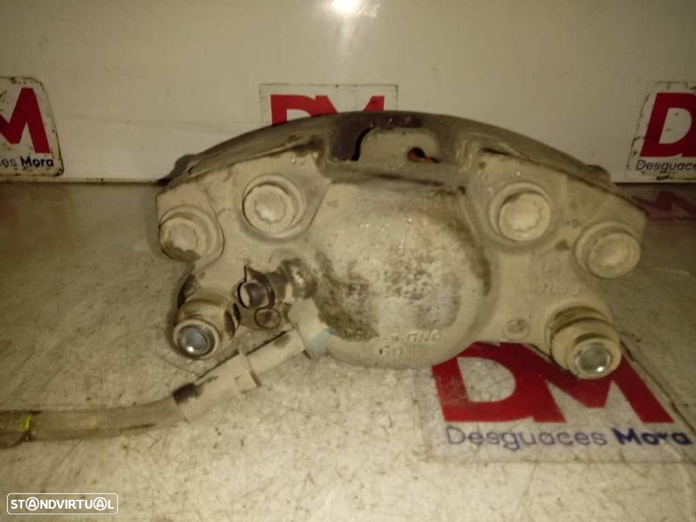 PINÇA TRAVÃO FRONTAL ESQUERDA AUDI Q5 2010 - - 4