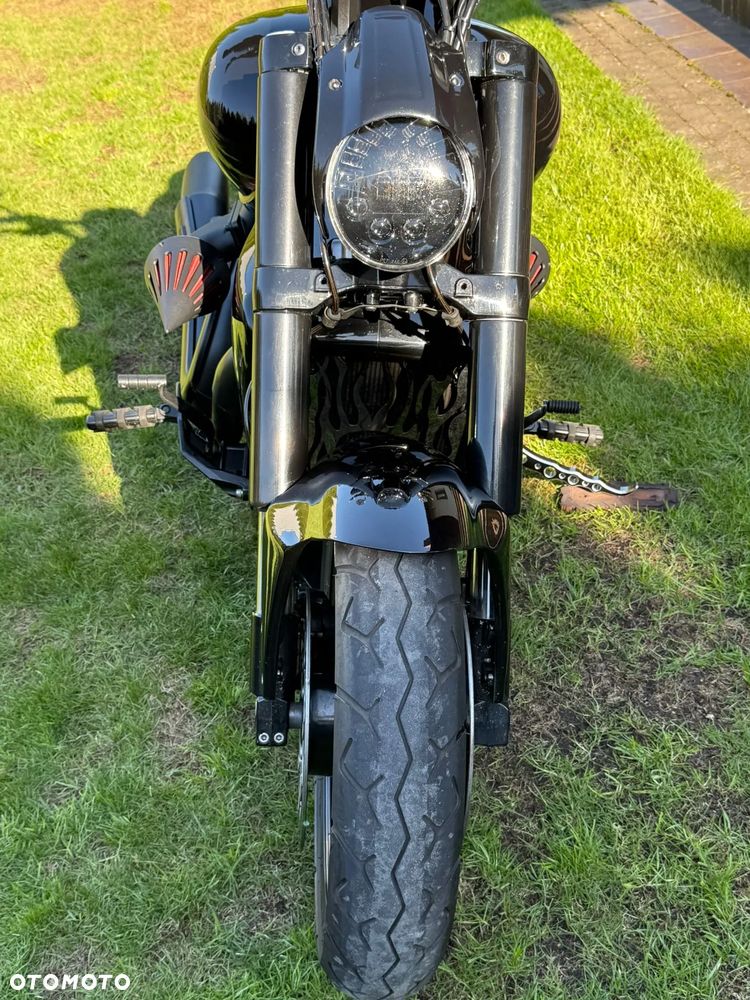 Suzuki Intruder - 6