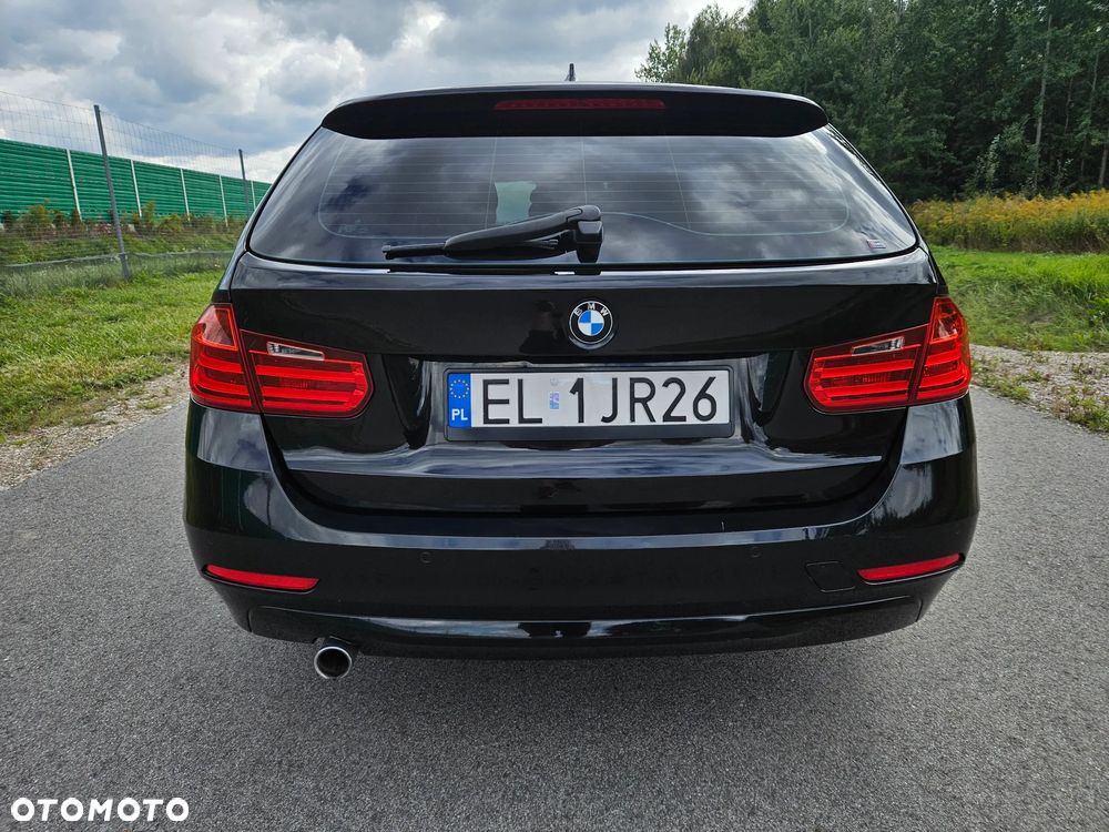 BMW Seria 3 320d Touring xDrive - 12