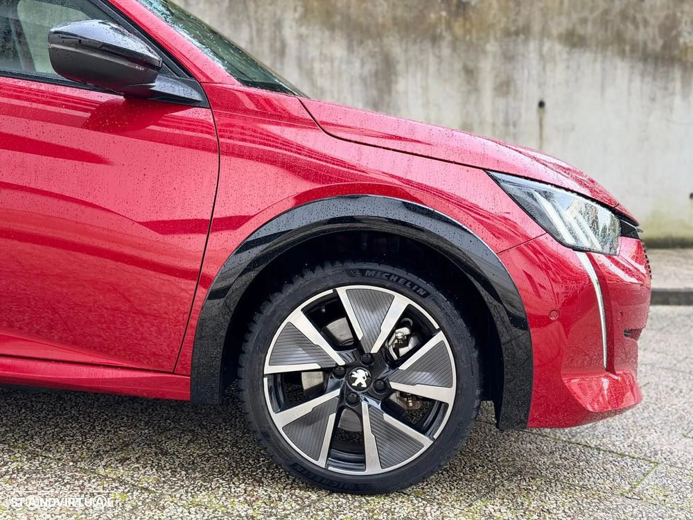 Peugeot e-208 GT - 20