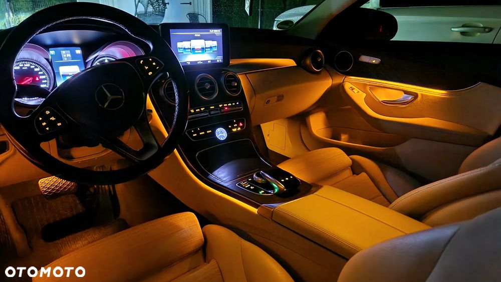 Mercedes-Benz Klasa C 220 (BlueTEC) d T 7G-TRONIC AMG Line - 20