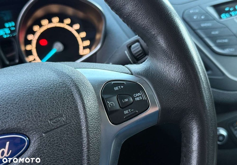 Ford Tourneo Courier - 25