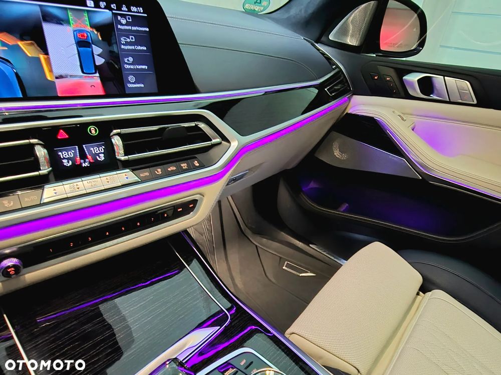 BMW X7 M50i sport - 28