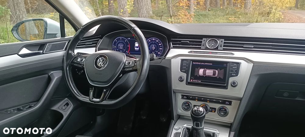 Volkswagen Passat - 14