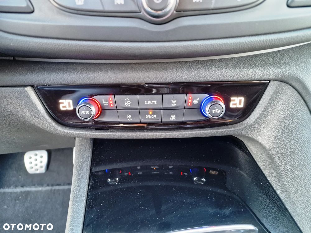 Opel Insignia - 35