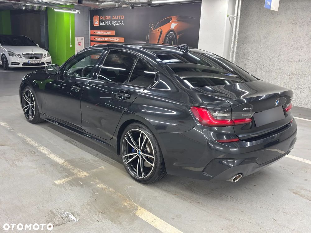 BMW 330I 2019 photo 4
