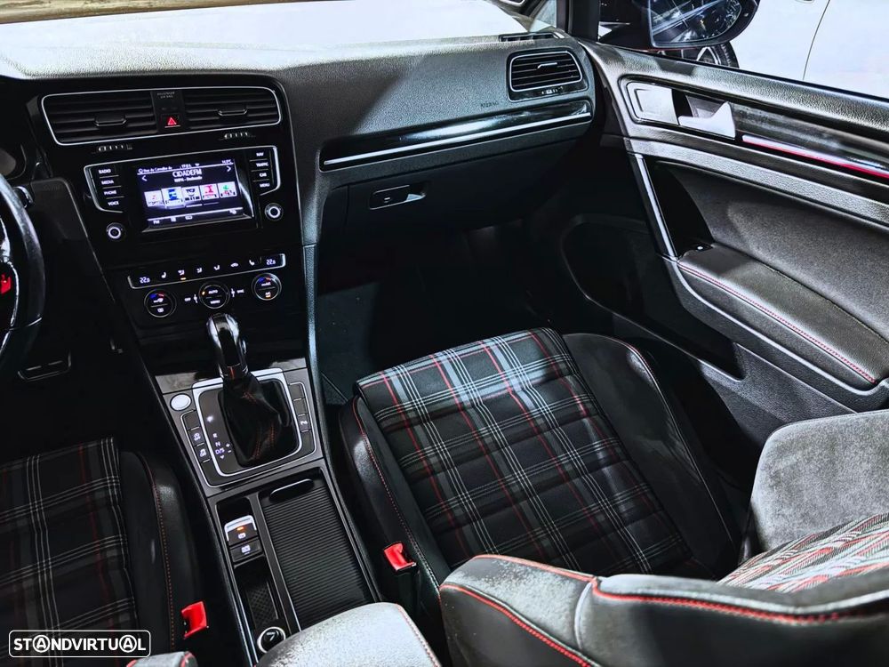 VW Golf 2.0 TSi GTi DSG - 15