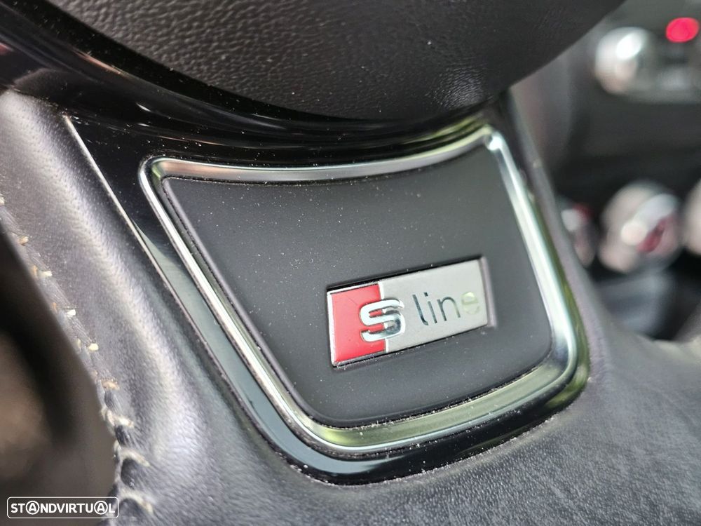 Audi A1 Sportback 1.6 TDi S-line S tronic - 13