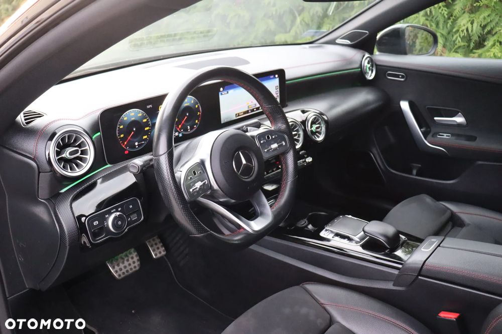 Mercedes-Benz CLA 220 7G-DCT - 16