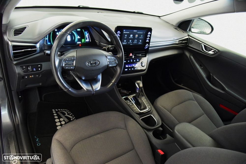 Hyundai Ioniq - 18