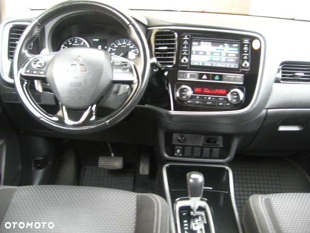 Mitsubishi Outlander 2.0 Intense + SDA 4WD CVT - 21