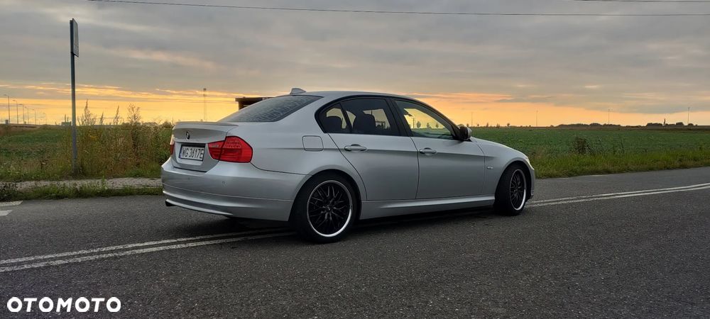 BMW Seria 3 318i - 15