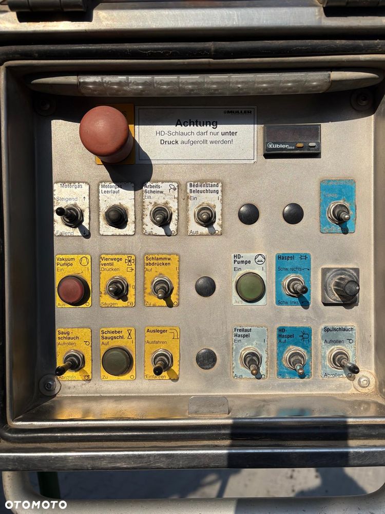 Mercedes-Benz ACTROS - 10