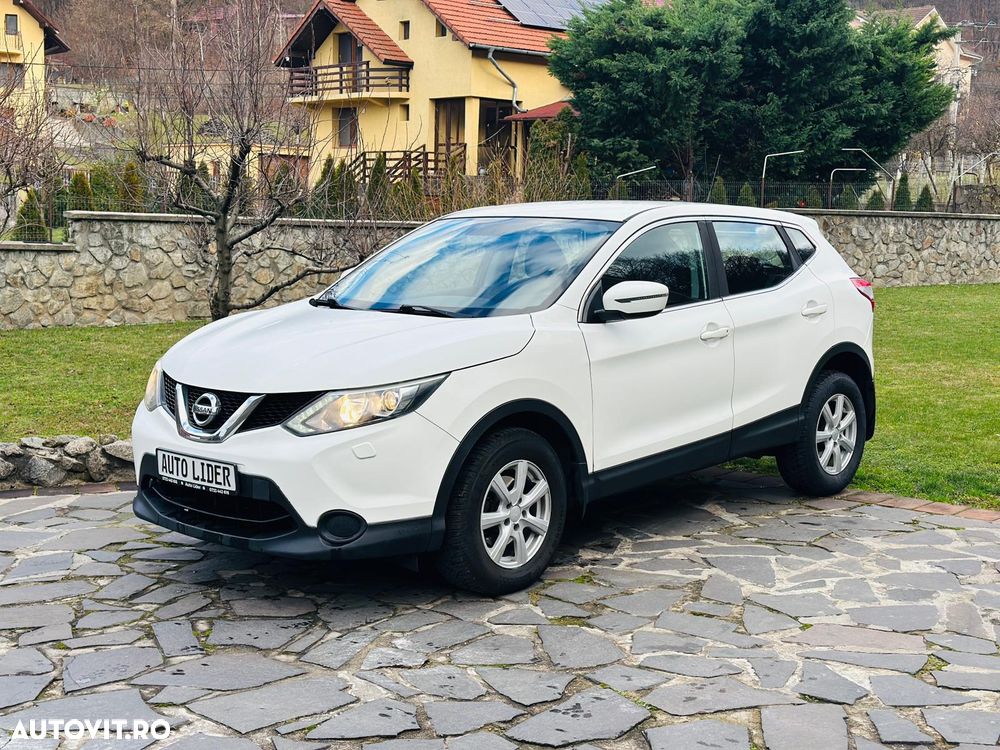 Nissan Qashqai 1.6 dCi DPF 4x4 Start/Stop acenta - 2