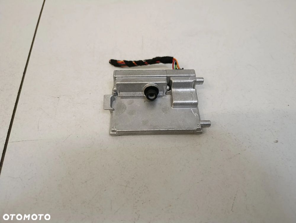 Kamera asystent pasa ruchu szyby czołowej przód Audi Q4 e-tron etron - 1