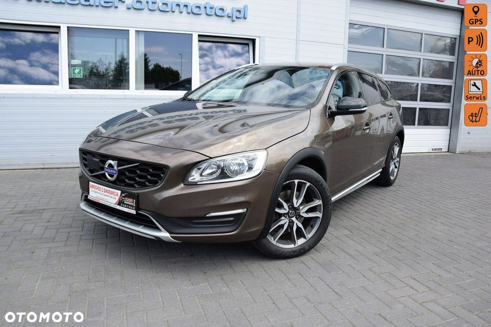 Volvo V60 Cross Country D3 Drive-E Summum - 1