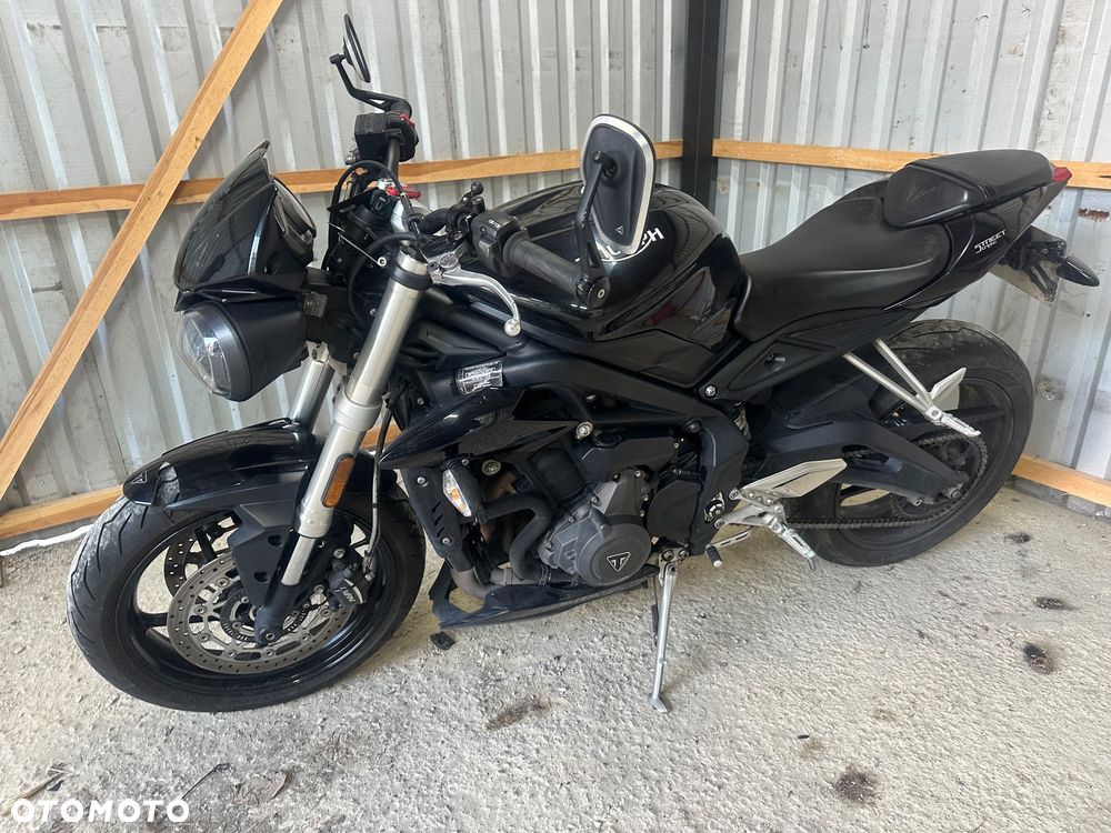 Triumph Street Triple - 10