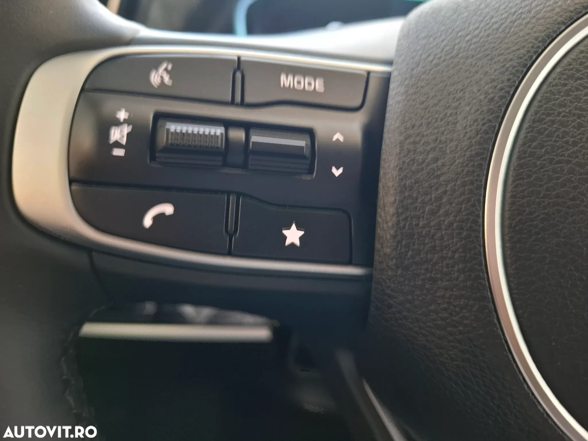 Kia Sportage 1.6 T-GDI 7DCT HP 4x2 MHEV Urban - 31