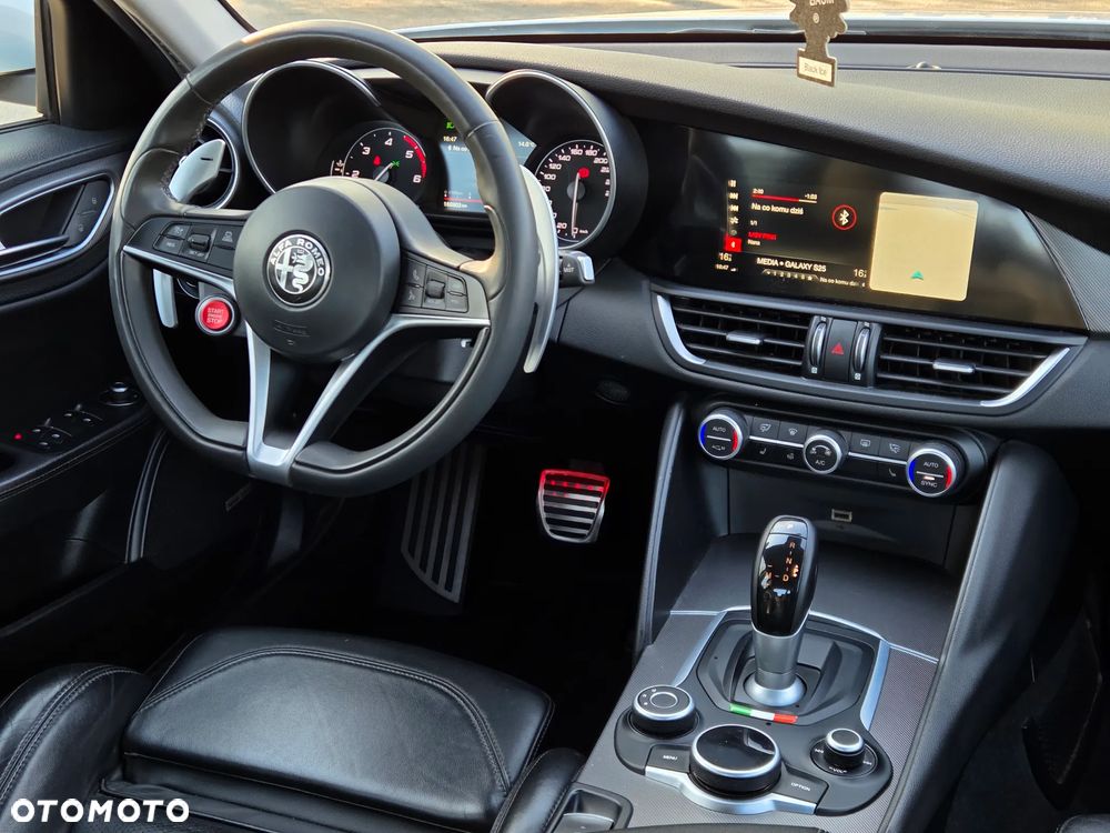 Alfa Romeo Giulia 2.2 AT8-Q4 Veloce - 31