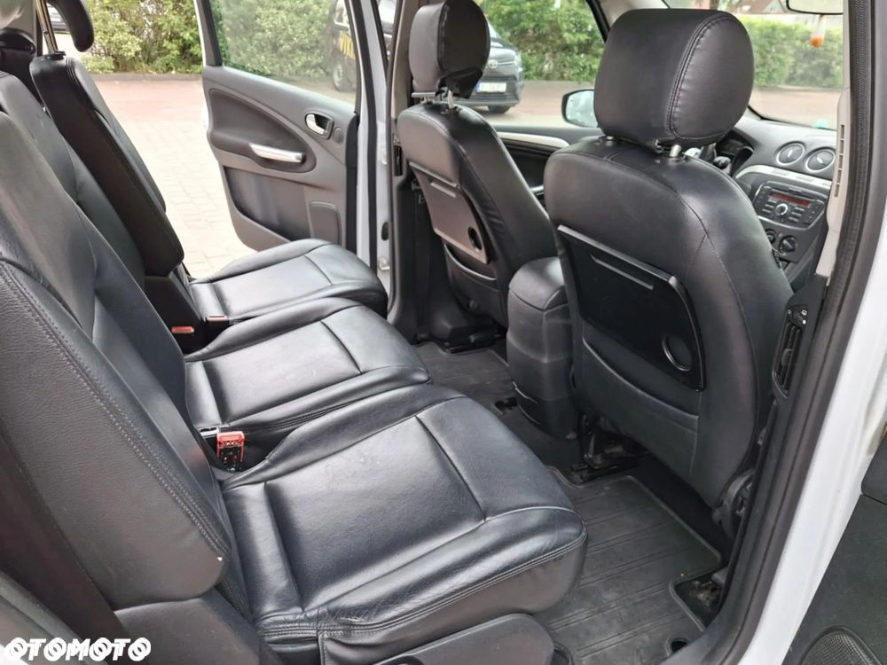 Ford Galaxy - 20