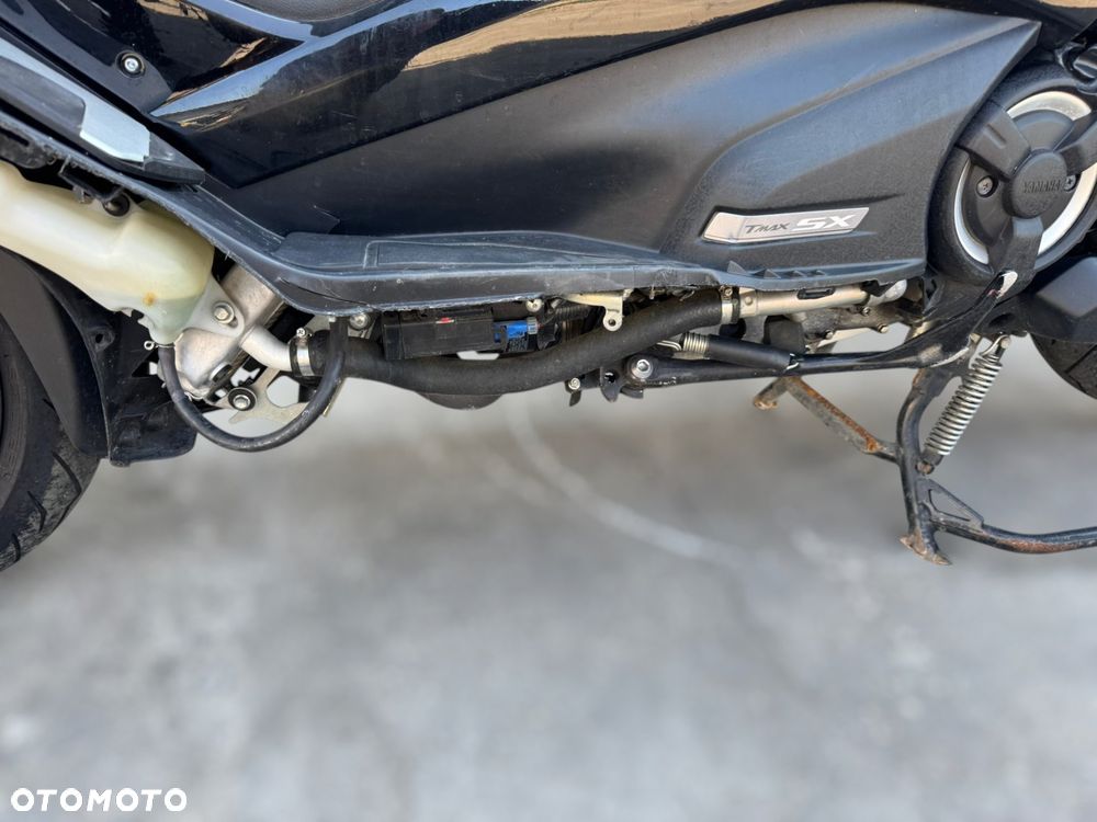 Yamaha Tmax - 12