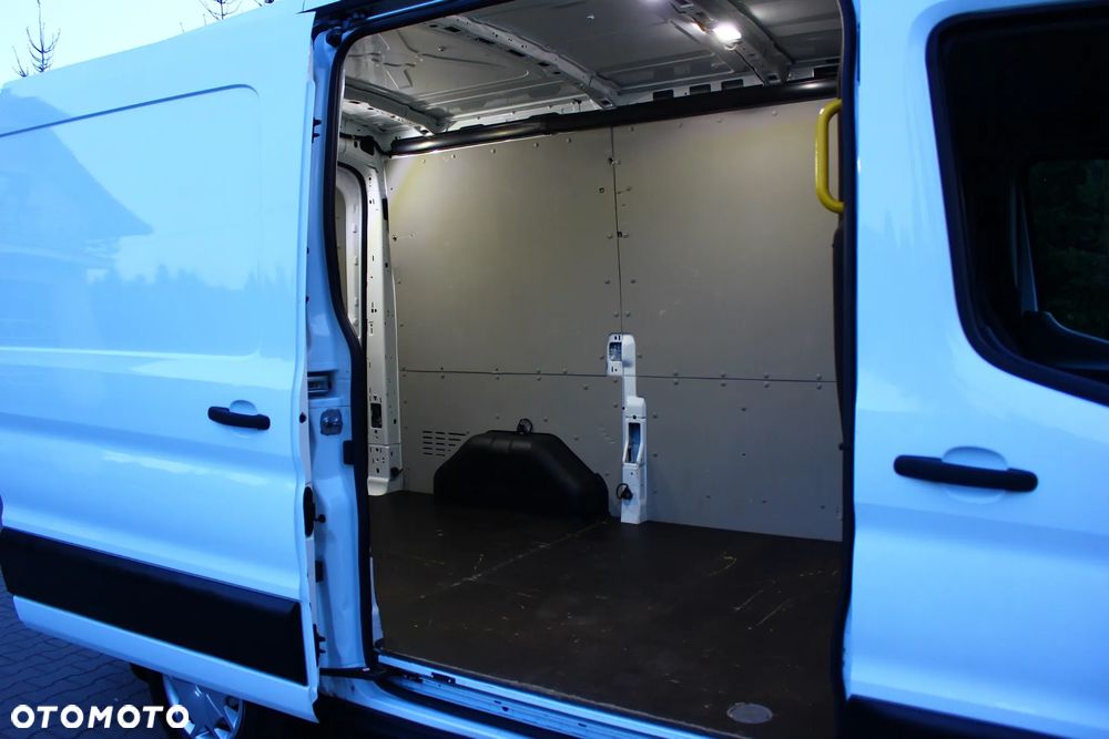 Ford TRANSIT  2.0 TDCI 130KM L2H2 BLASZAK 3 OSOBOWY - 28