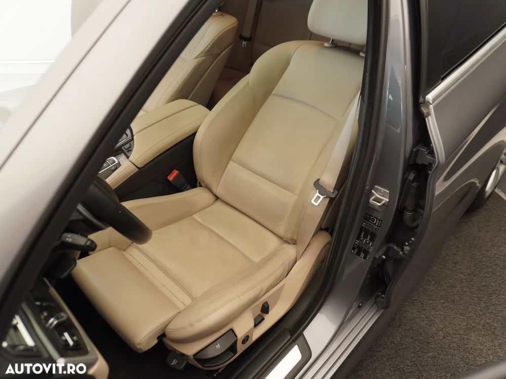 BMW Seria 5 520d Sport-Aut. - 40