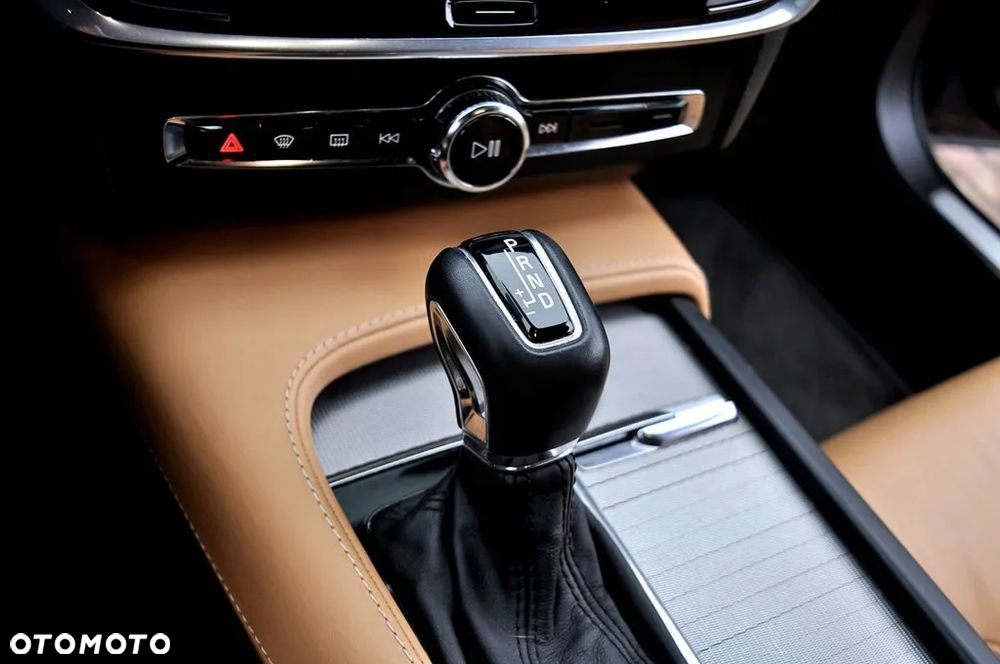 Volvo V90 D4 Geartronic Inscription - 28