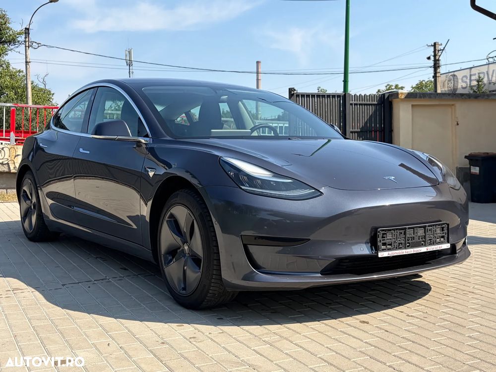 Tesla Model 3 - 2