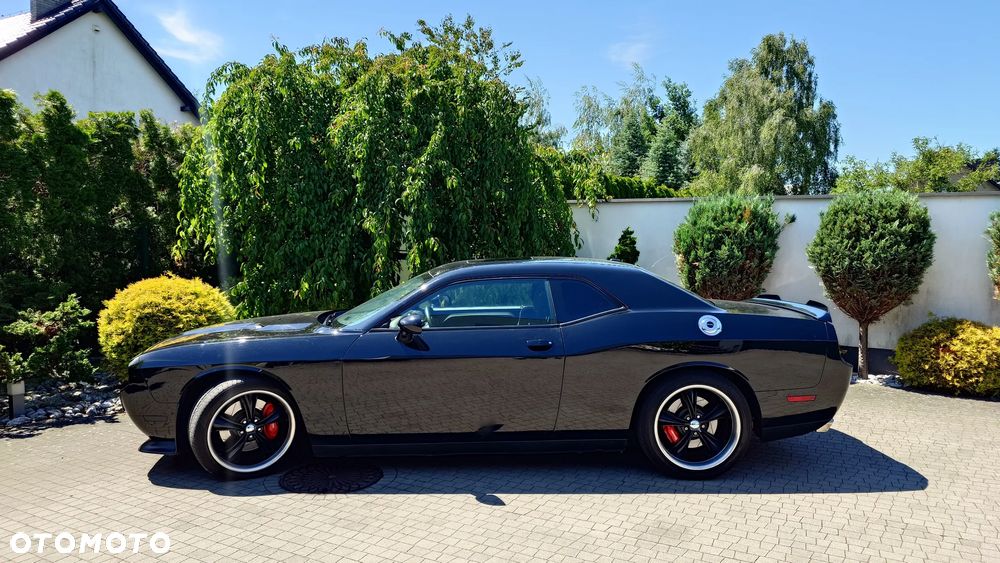 Dodge Challenger - 11