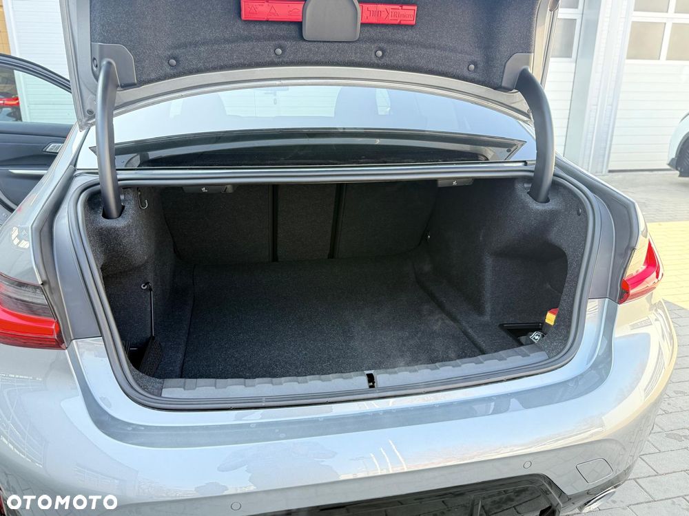 BMW Seria 3 320i M Sport - 27