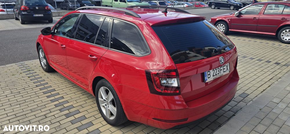 Skoda Octavia 1.6 TDI DSG Style - 4