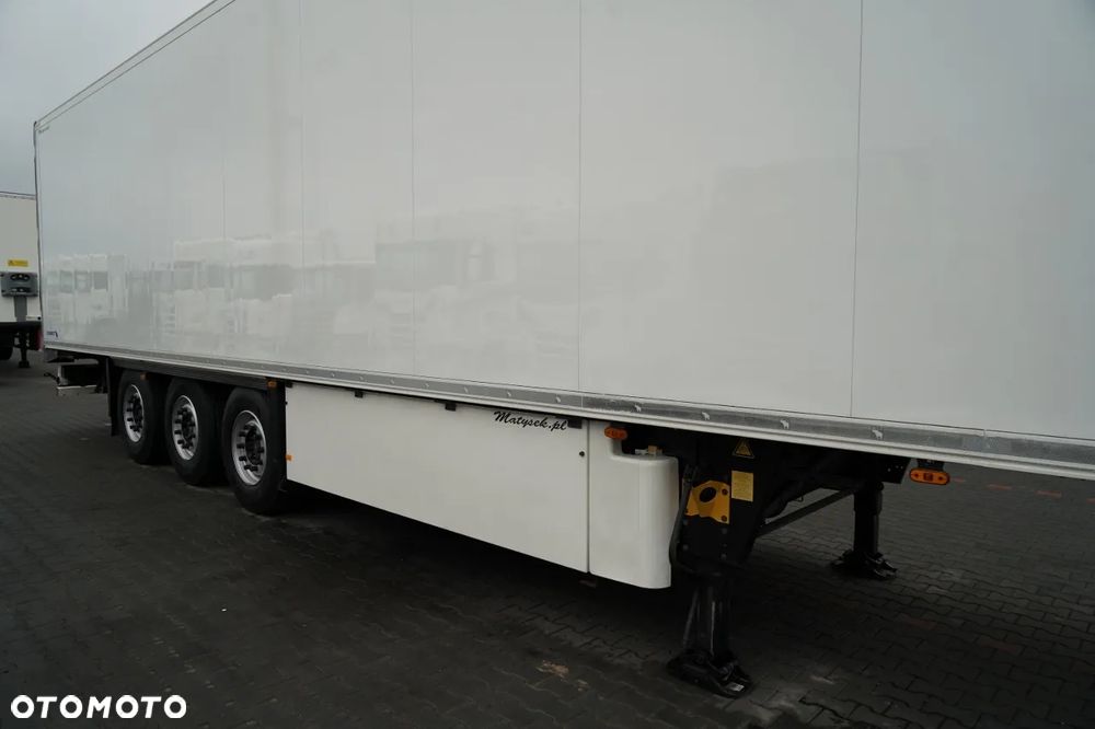 Schmitz Cargobull CHŁODNIA / THERMO KING  / HAKÓWKA / OŚ PODNOSZONA / KOSZ NA PALETY - 9
