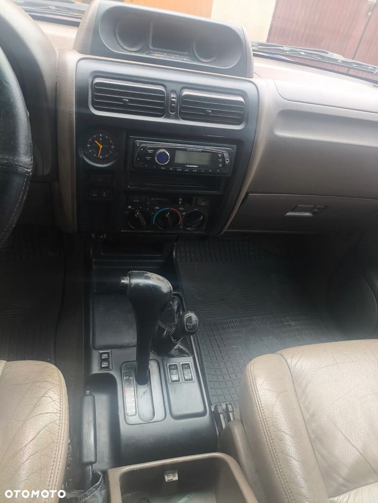 Toyota Land Cruiser - 10