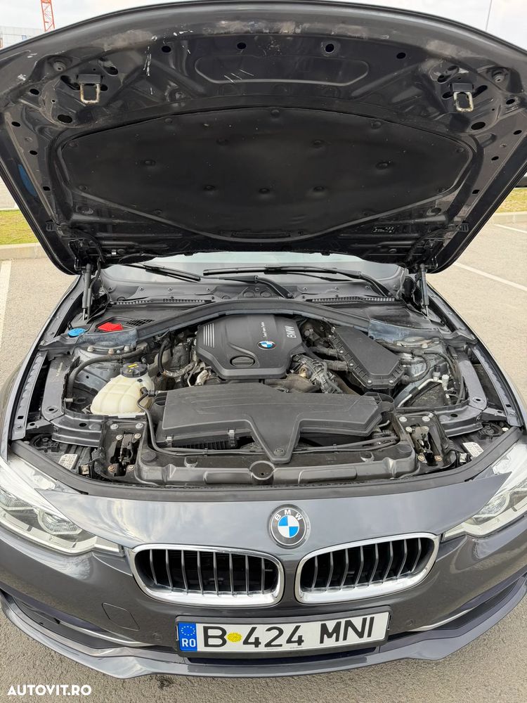 BMW Seria 3 320d xDrive AT - 38