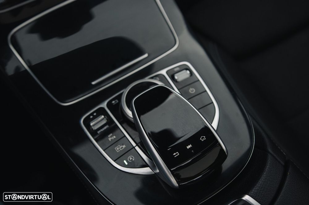 Mercedes-Benz E 220 d AMG Line - 20