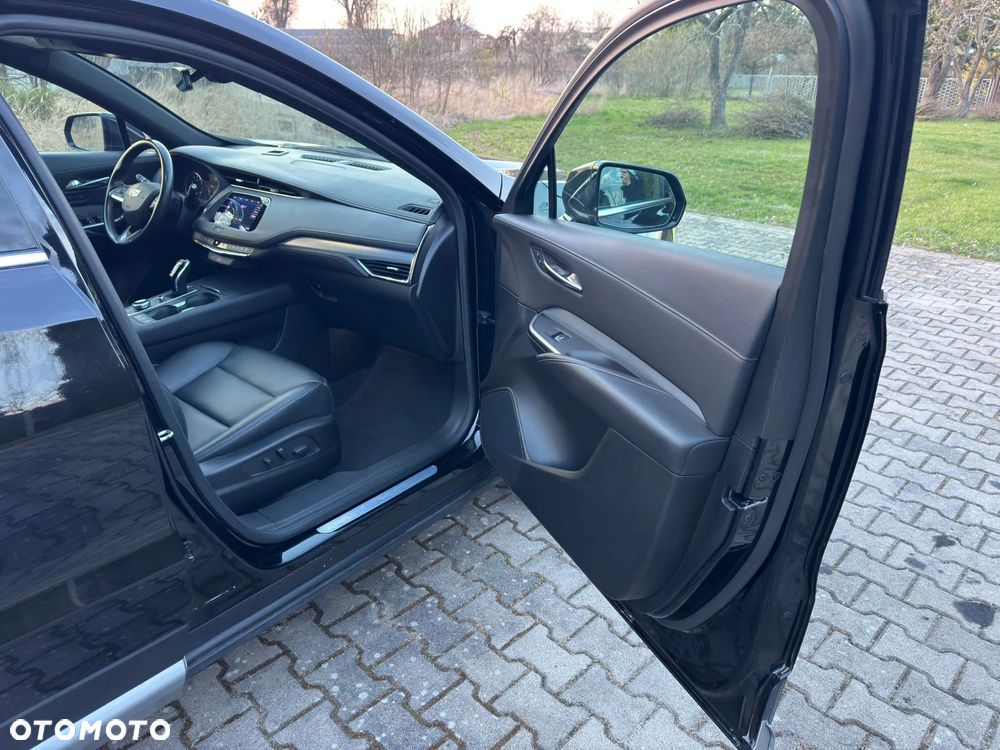 Cadillac XT4 350T AWD Premium Luxury - 24