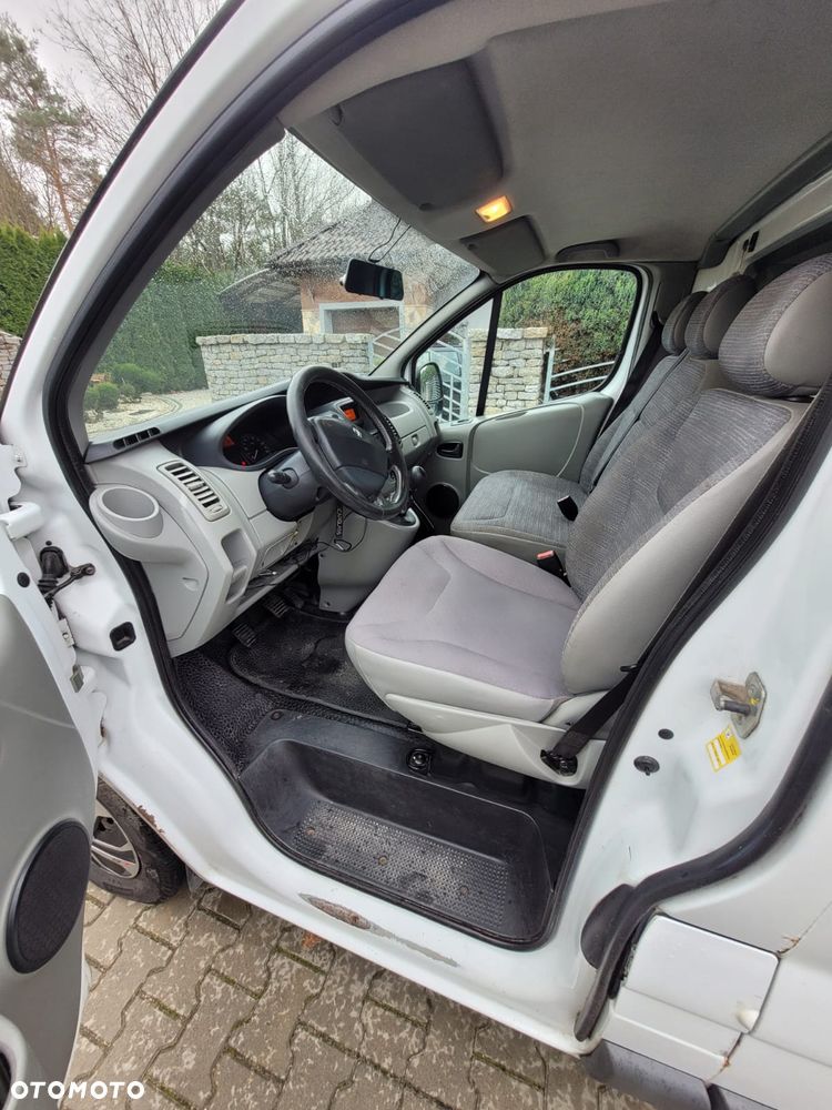 Renault Trafic - 12