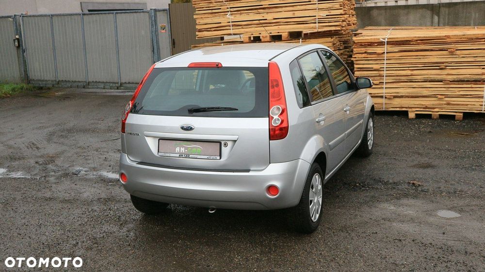 Ford Fiesta 1.25 Ambiente - 25