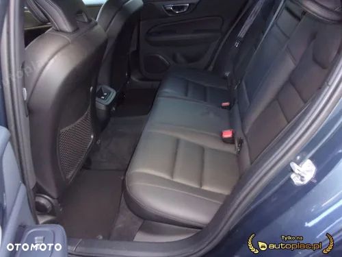 Volvo V60 T6 AWD Momentum Pro - 30
