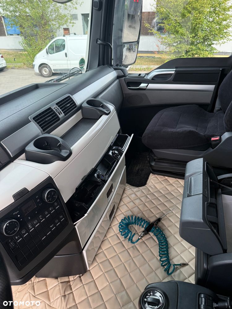 MAN TGX - 9