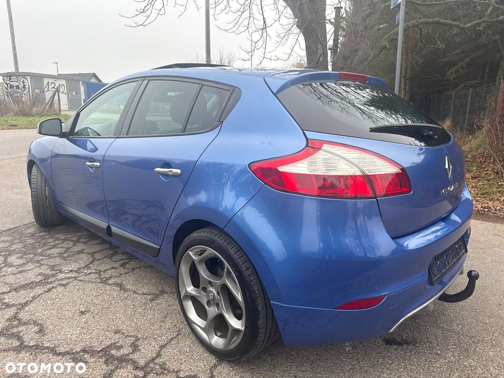 Renault Megane TCe 180 GT - 10