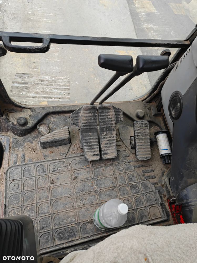 Komatsu PC210LC-8 - 11